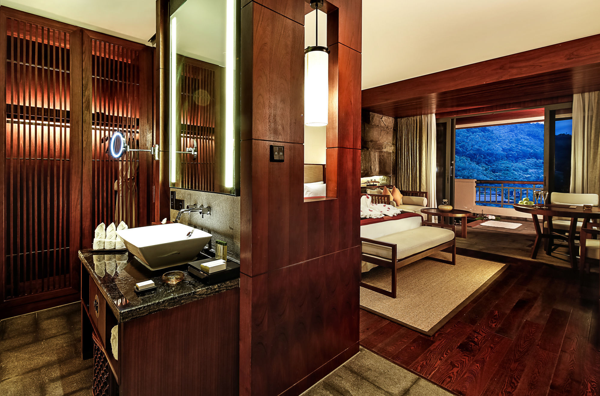 Doubletree Resort By Hilton Hotel Hainan - Qixianling Hot Spring Baoting Zewnętrze zdjęcie